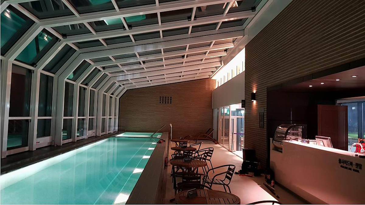 Retractable Glass Structures Lean To
