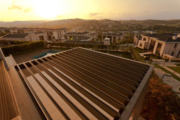 Tilting Louvred Roof System Awning Tilting Louvred Roof System Awning