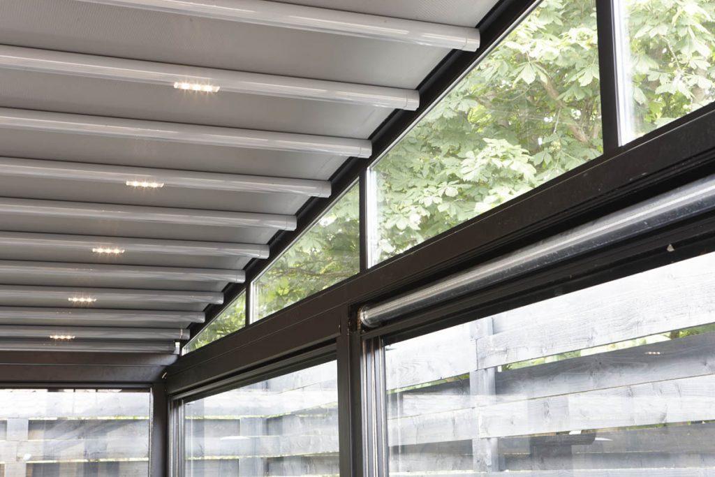 Bentley Golf Club Retractable Roof System Outdoor Dining