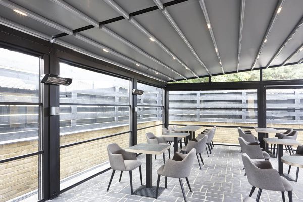 Bentley Golf Club Retractable Roof System Outdoor Dining