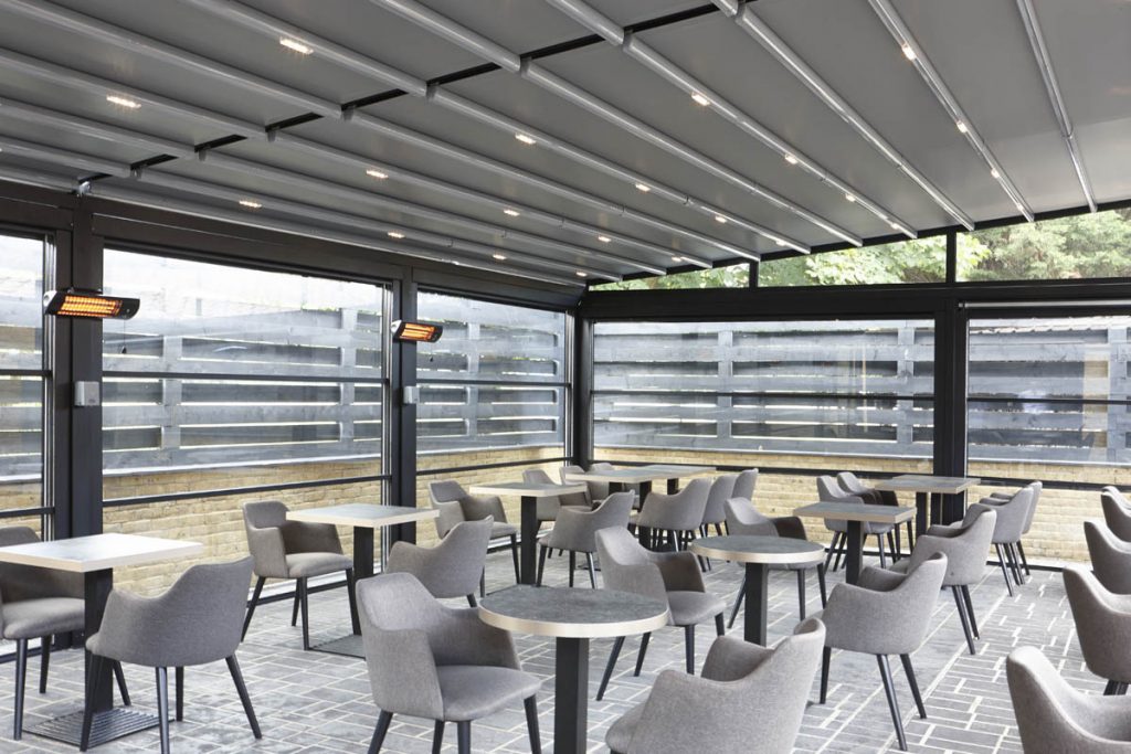 Bentley Golf Club Retractable Roof System Outdoor Dining