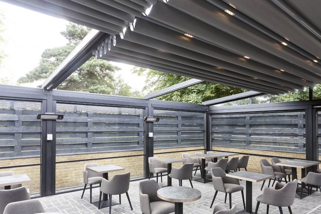 Bentley Golf Club Retractable Roof System Outdoor Dining