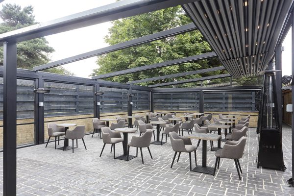 Bentley Golf Club Retractable Roof System Outdoor Dining