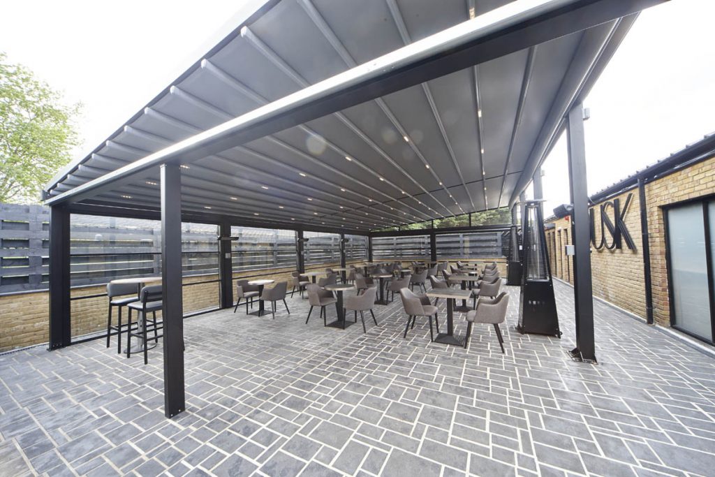 Bentley Golf Club Retractable Roof System Outdoor Dining