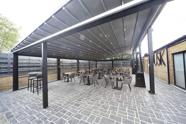 Bentley Golf Club Retractable Roof System Outdoor Dining