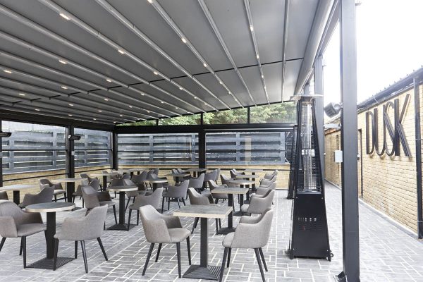 Bentley Golf Club Retractable Roof System Outdoor Dining