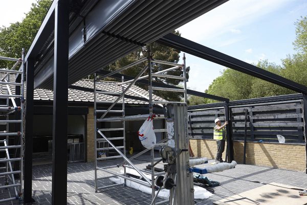 Bentley Golf Club Retractable Roof System Outdoor Dining Bentley Golf Club Retractable Roof System Outdoor Dining