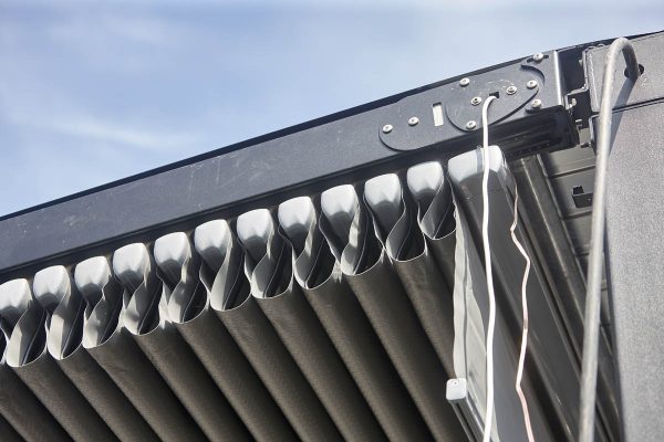 Bentley Golf Club Retractable Roof System Outdoor Dining Bentley Golf Club Retractable Roof System Outdoor Dining