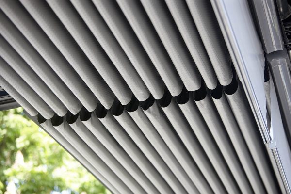 Bentley Golf Club Retractable Roof System Outdoor Dining Bentley Golf Club Retractable Roof System Outdoor Dining