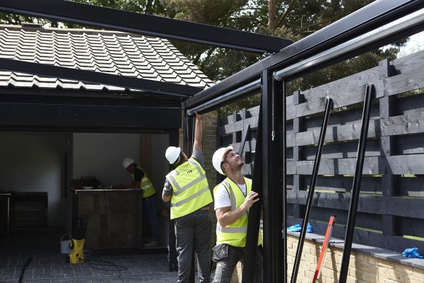 Bentley Golf Club Retractable Roof System Outdoor Dining Bentley Golf Club Retractable Roof System Outdoor Dining