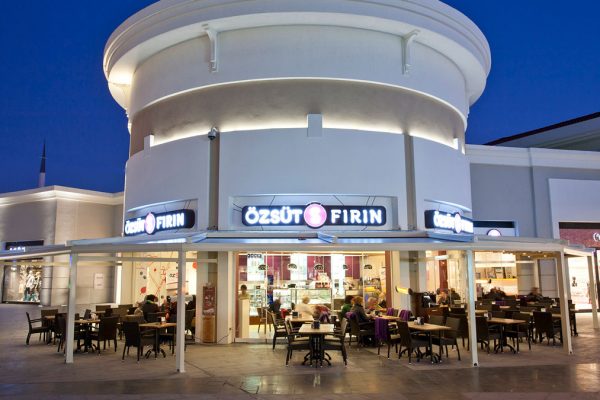 External Outdoor Retractable Louvre Systems Motorised Outdoor Dining External Outdoor Retractable Louvre Systems Motorised Outdoor Dining
