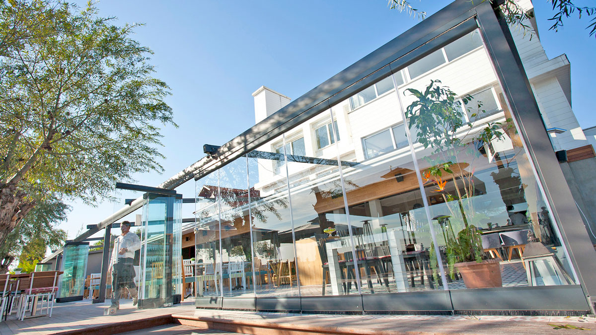 External Outdoor Retractable Louvre Systems Motorised Outdoor Dining
