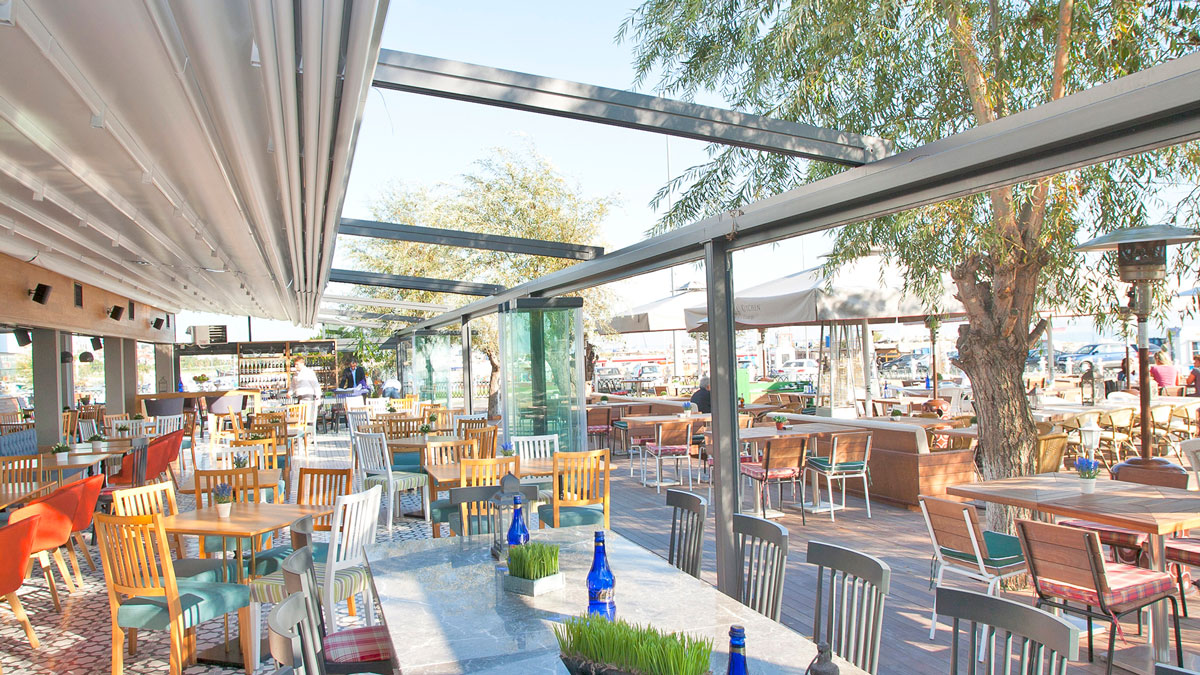 External Outdoor Retractable Louvre Systems Motorised Outdoor Dining