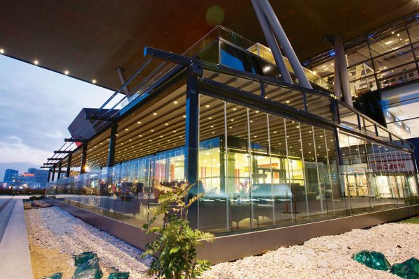 External Outdoor Retractable Louvre Systems Motorised Outdoor Dining External Outdoor Retractable Louvre Systems Motorised Outdoor Dining