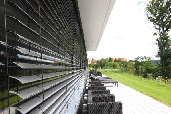 External Venetian Retractable Motorised Roof Pergola Awning London Commercial Architecture Outdoor
