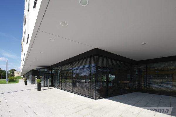 External Venetian Retractable Motorised Roof Pergola Awning London Commercial Architecture Outdoor