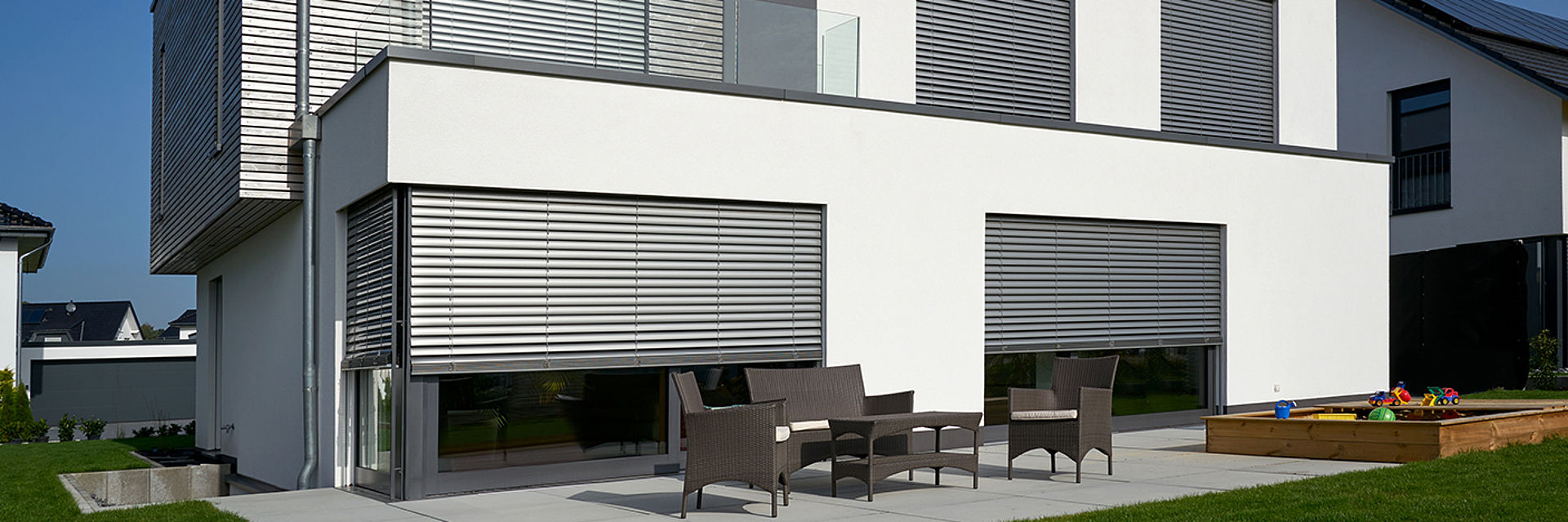 External Venetian Retractable Motorised Roof Pergola Awning London Commercial Architecture Outdoor