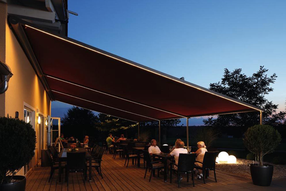 retractable awning for restaurants