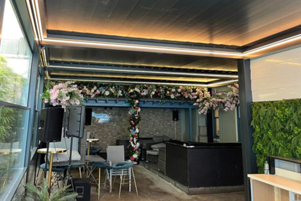 Moloko Bar Ipswich retractable louvre roof