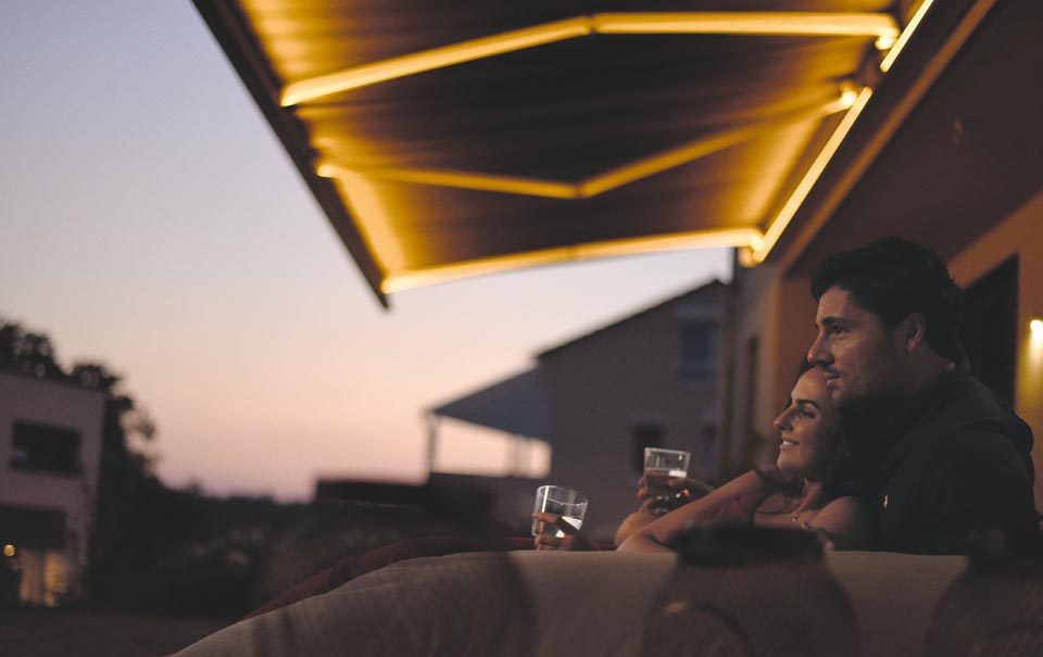 retractable awning