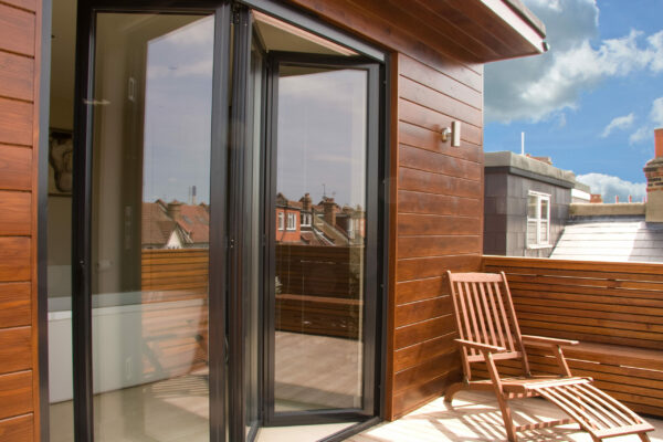Airclos S55 Bifold doors - Bathroom in penthouse (3)